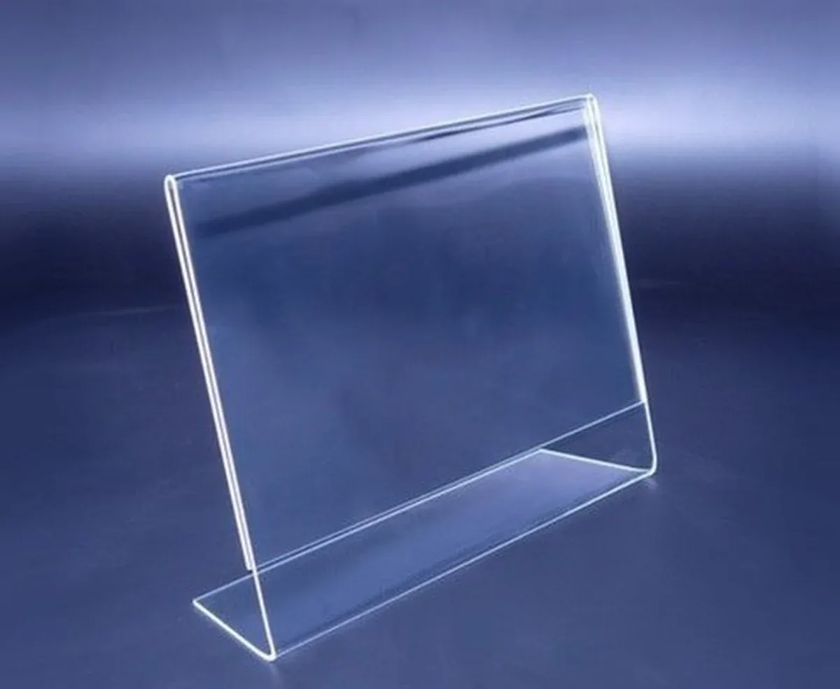 Bảng tên mica để bàn