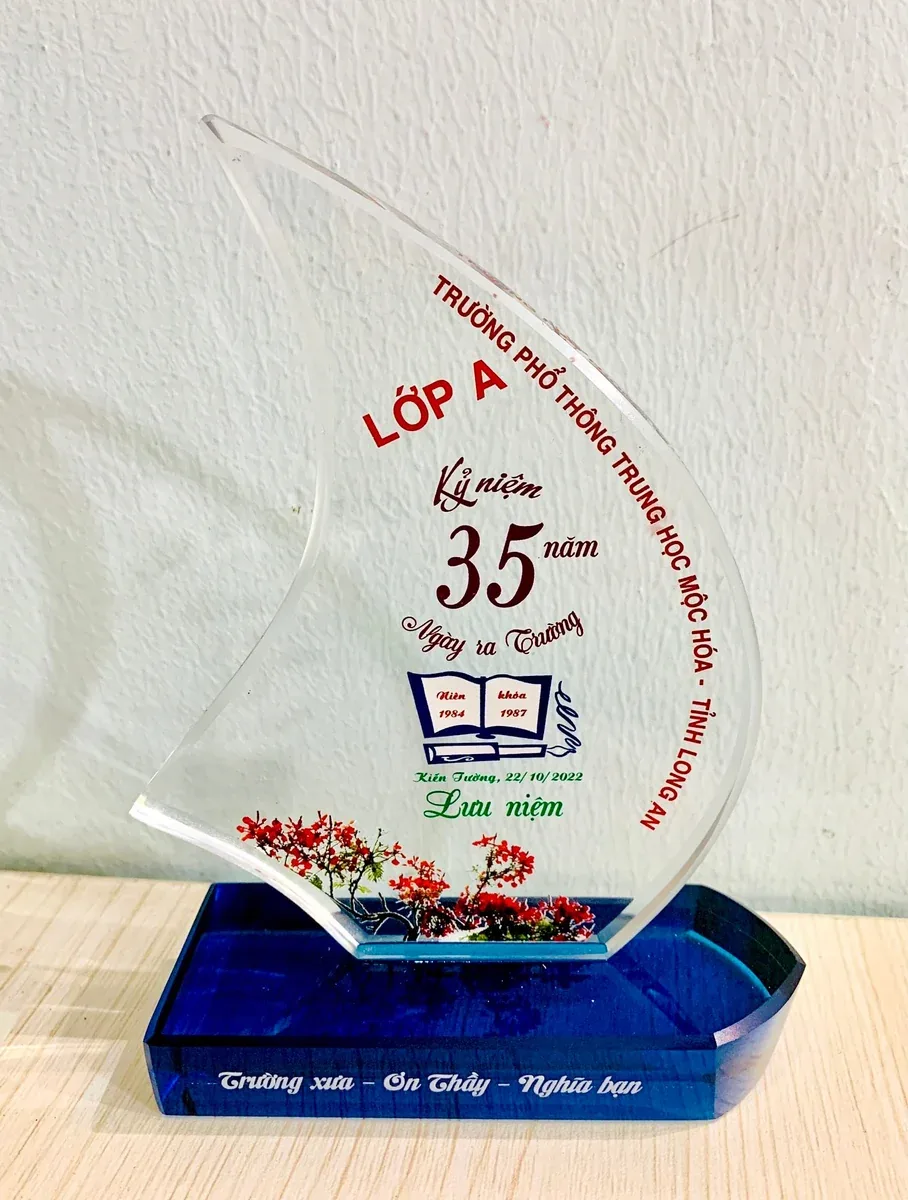 Cúp pha lê cánh buồm doanh nghiệp