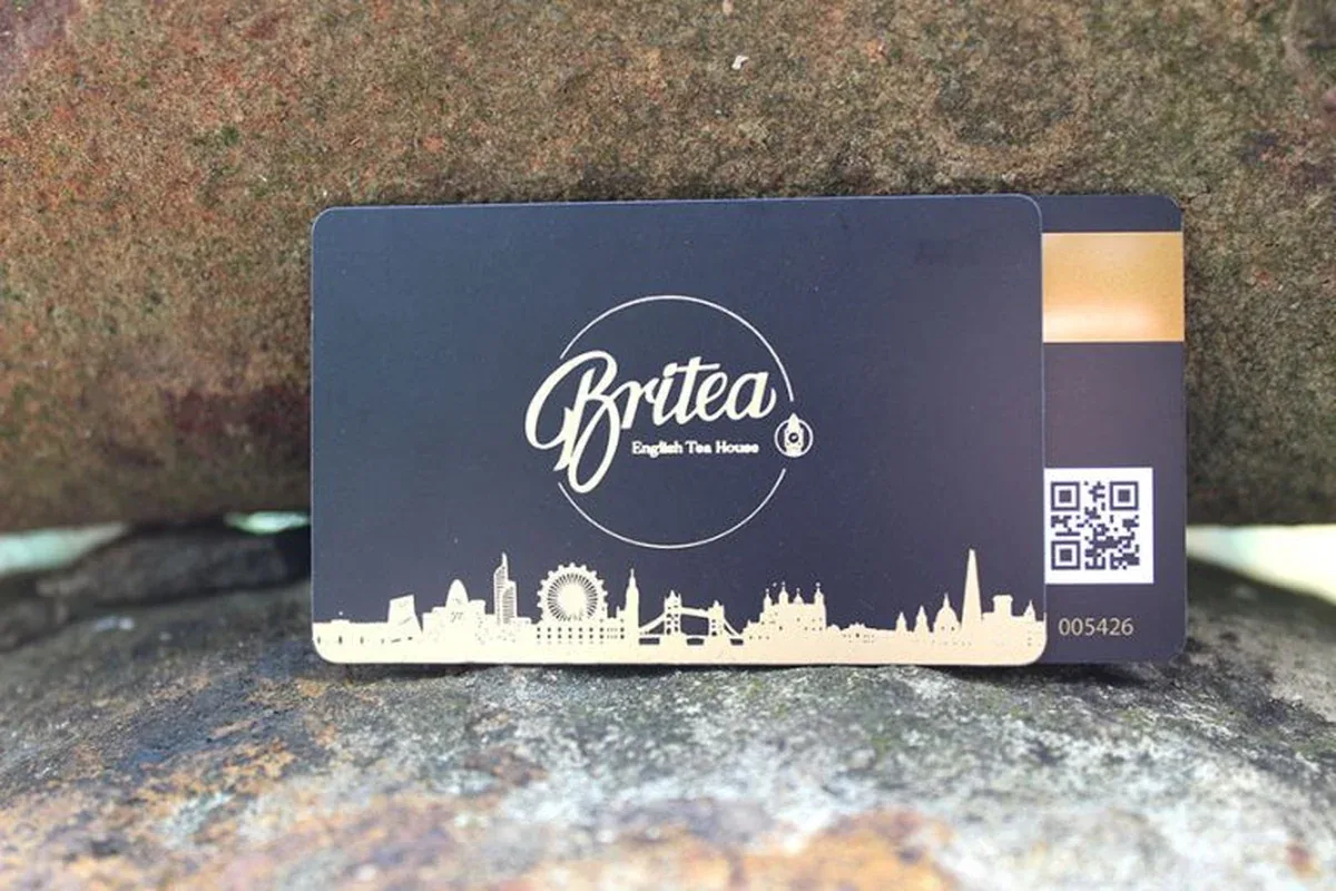 Thẻ nhựa in mã QR và barcode